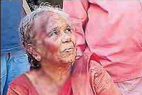 Chain snatchers assault 70-year-old with hammer, dump her near dam in Kerala 