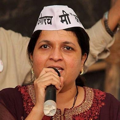 Anjali Damania quits AAP; takes it back too