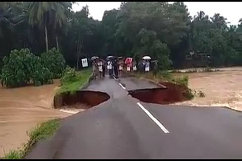 Remember Kerala road that crumbled in the rains? Army builds makeshift bridge over it