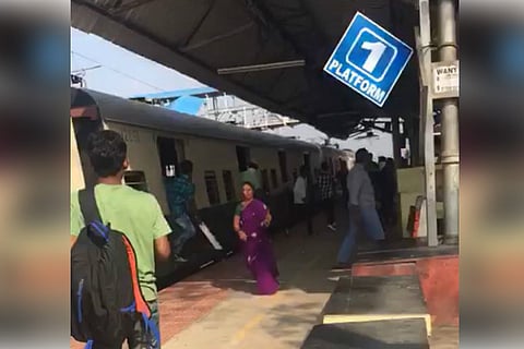 Brandishing knives, sickles, rival college students vandalise Chennai railway station