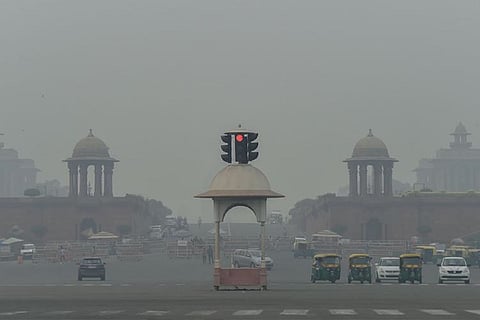 Heavy smog settled over Delhi hampers visibility 