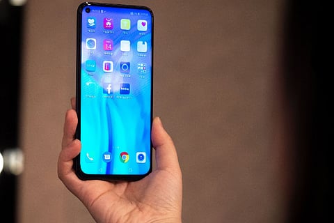 Huawei officially releases Honor V20 (View 20) smartphone with 48MP camera