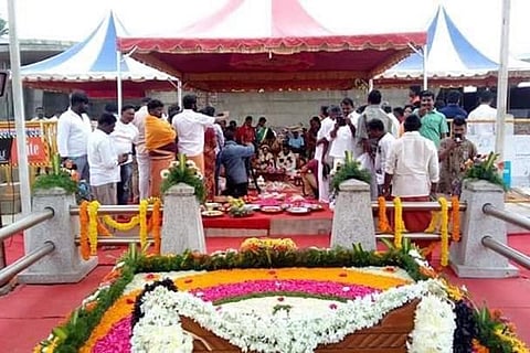 Felt like Amma blessed the couple: AIADMK cadre conducts son’s wedding at Jaya memorial