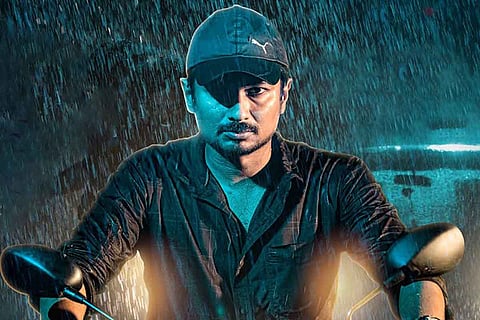 Kannai Nambathey review: This whodunnit falls flat even before take-off