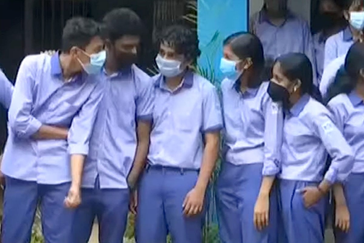 Kerala girls dress change