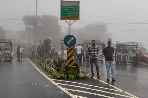 Travellers stranded in Kerala's Kuttikkanam