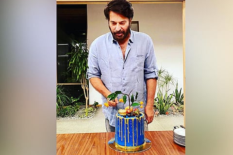 Mammootty with birthday cake