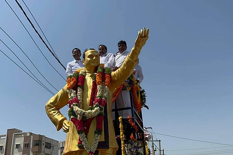TRS leaders garlanding the statue of NT Rama Rao