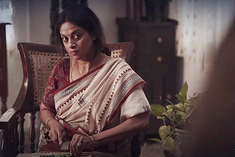 Nadiya in the teaser of Putham Pudhu Kaalai Vidiyaadhaa