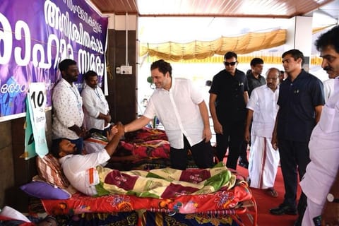 Rahul Gandhi lends support to youth fasting against night traffic ban in Bandipur 