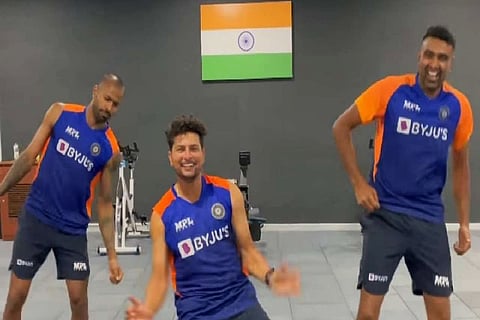 R Ashwin dances to the beats of 'Vaati Coming'  along with fellow cricketers Hardik Pandya and Kuldeep Yadav.  