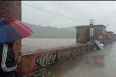 Kadem dam almost breaches in Telangana as 4 sluice gates malfunction