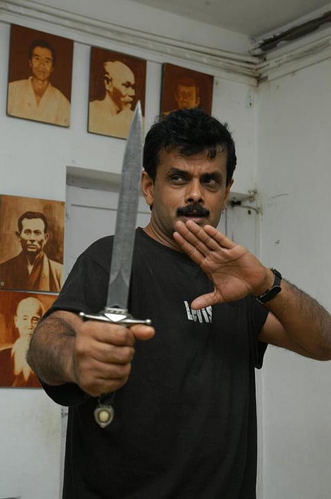 Sycophancy unlimited: Jayalalithaa loyalist attempts self-crucification
