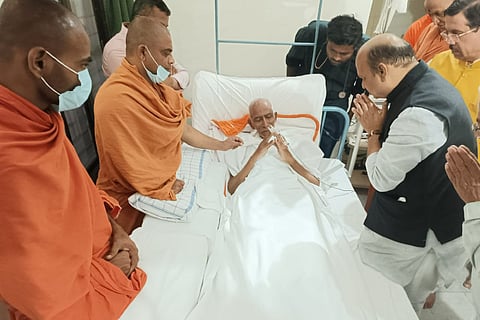 CM Bommai visits Sri Siddeshwar Swami