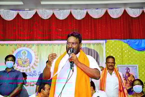 NCBC member Talloju addressing Vishwakarma Athmiya Sammelanam.