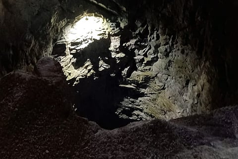 Pit into which the workers fell