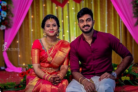 Vijay Shankar with his fiance Vaishali Visweswaran