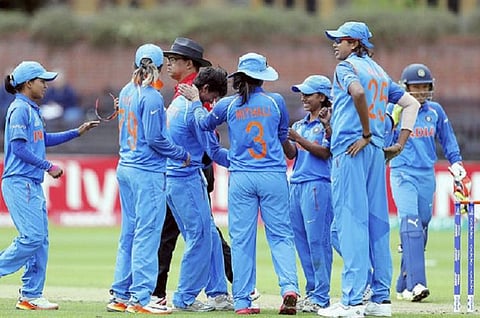 Women's Asia Cup: India outclass Pakistan to reach finals