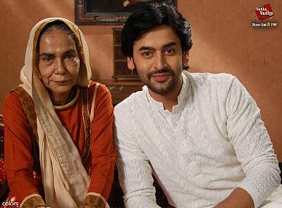 Daadi in Balika Vadhu to go to school