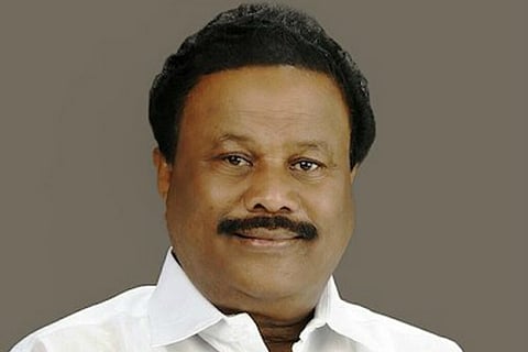 AIADMK minister Dindigul Sreenivasan says 'Amma robbed money', TTV wants him sacked 