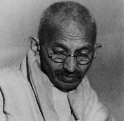 The fight over Mahatma Gandhi in Kochi, one side lead by a former HC judge