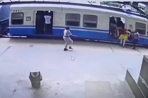 Railway constable in Hyderabad saves woman slipping from train 