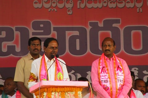 Telangana polls: Good turnout at Yellareddy meeting but KCR fails to impress youth