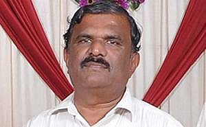 'Dad used to receive lot of calls from Chief Engineer', says dead engineer's son after CB-CID arrest