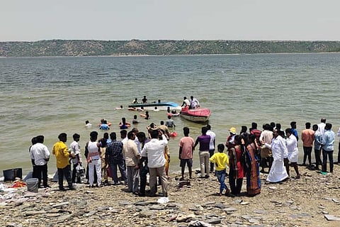 Tourist boat capsizes in Andhra’s Owk reservoir