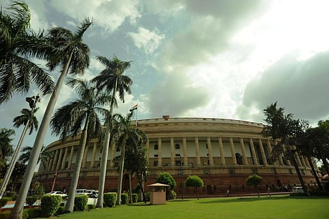 For GST, Modi invites Sonia and Manmohan for chai