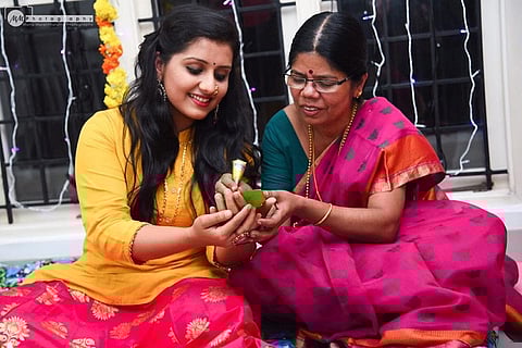 Actor Sarayu Mohan marries Assistant Director Sanal 