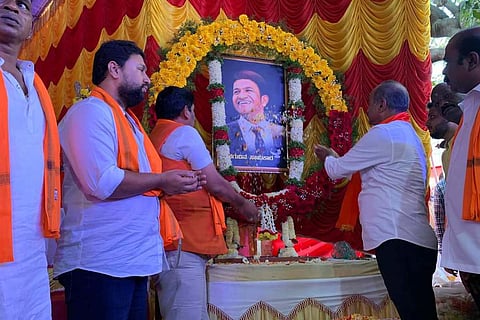 BJP leaders along with Silent Sunil pay tribute to Puneeth Rajkumar