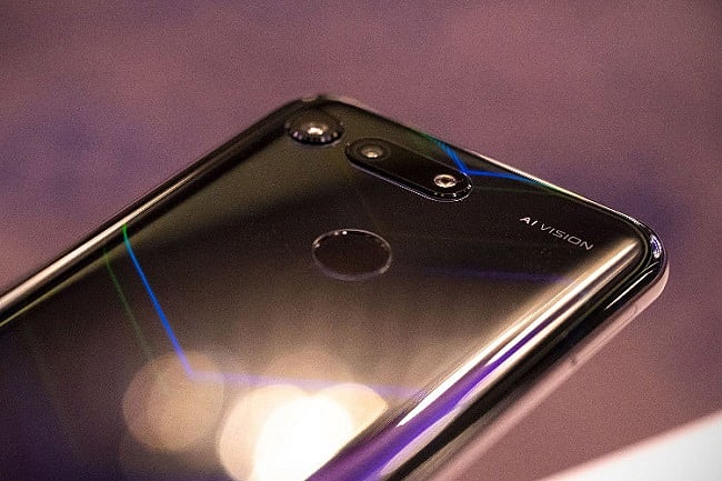 Huawei officially releases Honor V20 (View 20) smartphone with