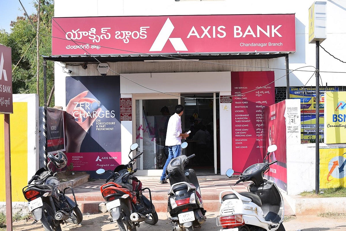 Axis Bank launches wearable contactless payment devices, priced at Rs 750