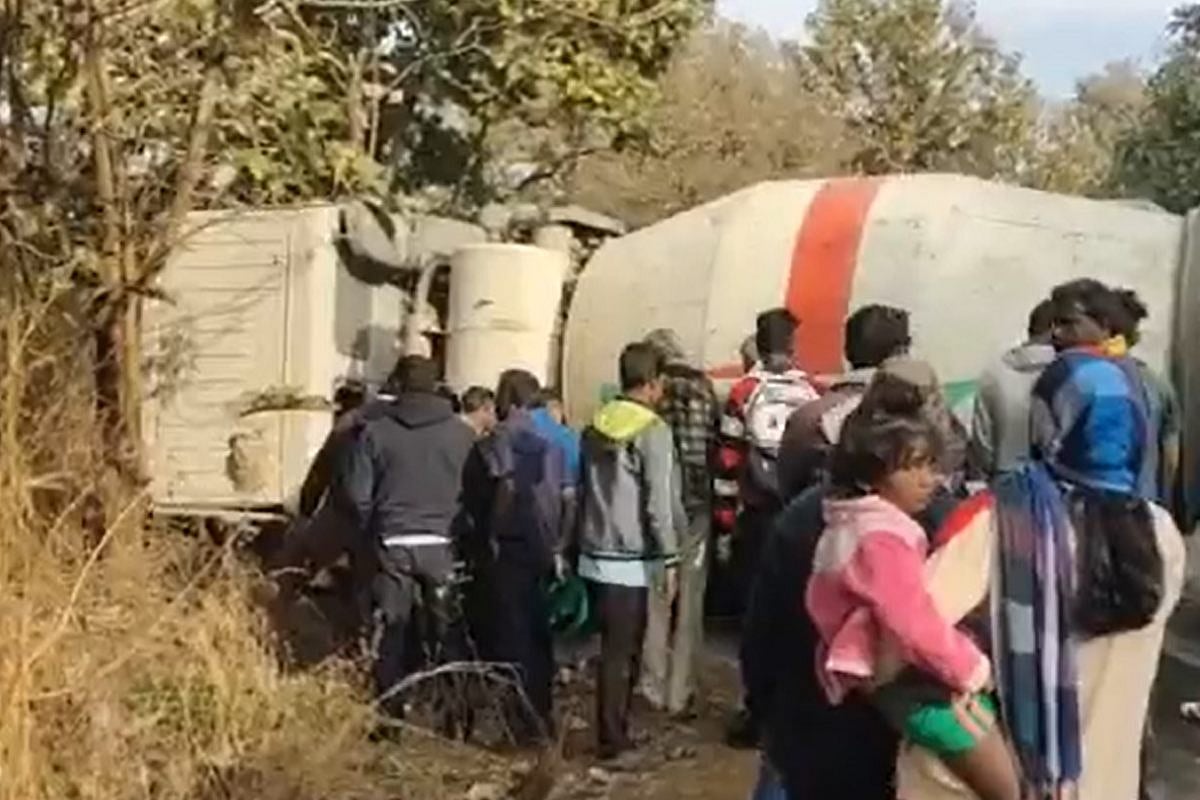 Bengaluru woman, teen daughter crushed to death under toppled cement mixer