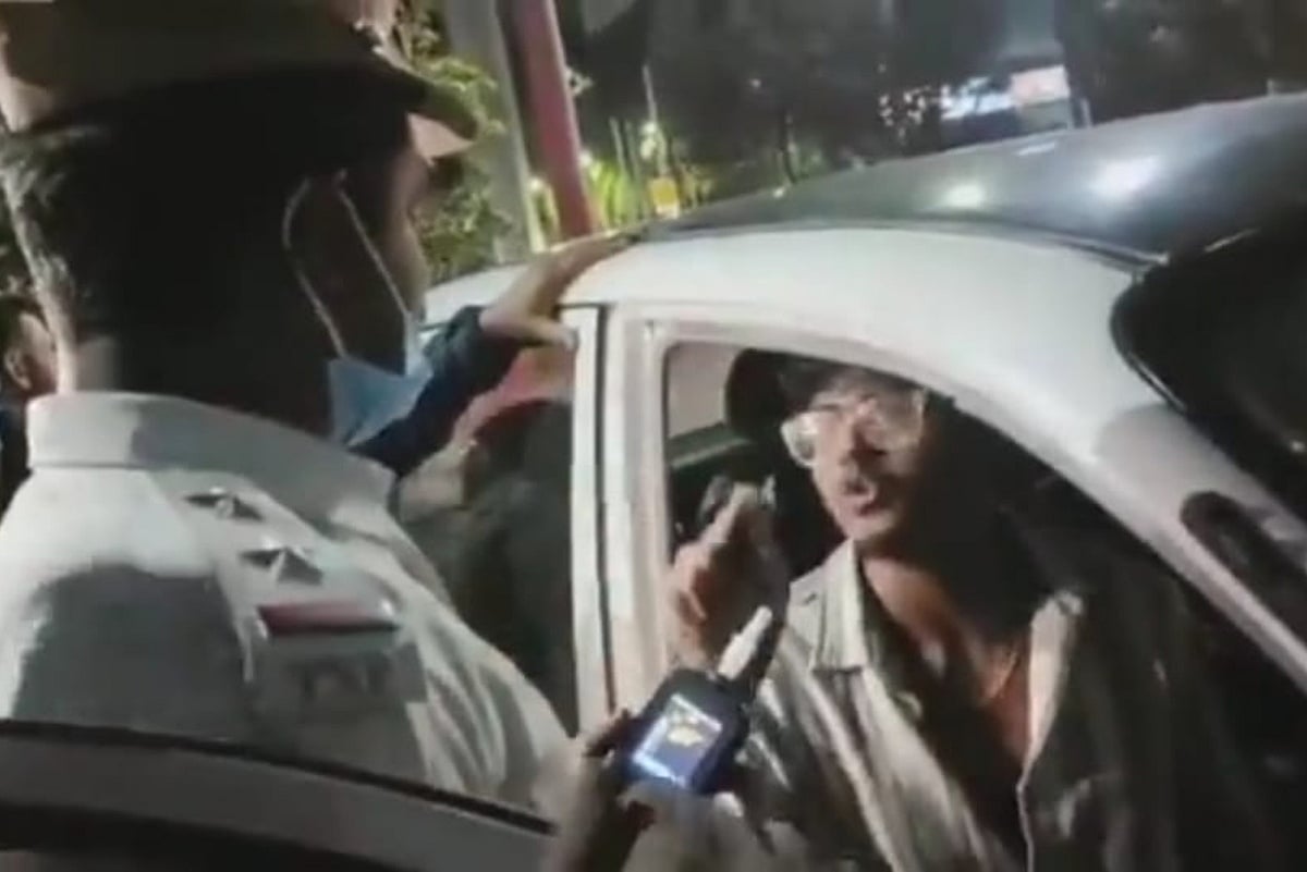 Hyderabad man kicks traffic cop trying to seize his car for drunk driving