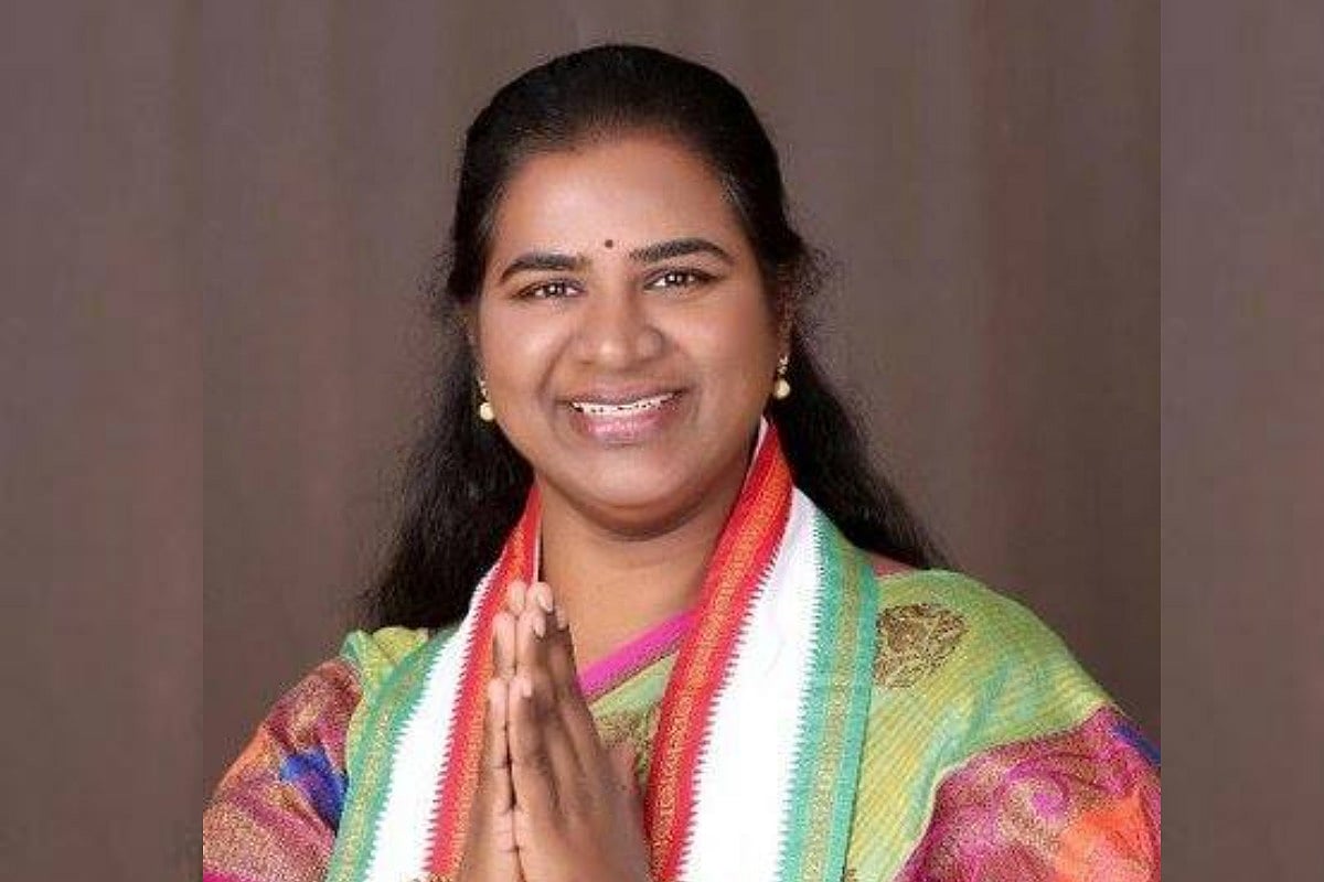 In setback to Congress, former Hyderabad Mayor Karthika Reddy joins BJP