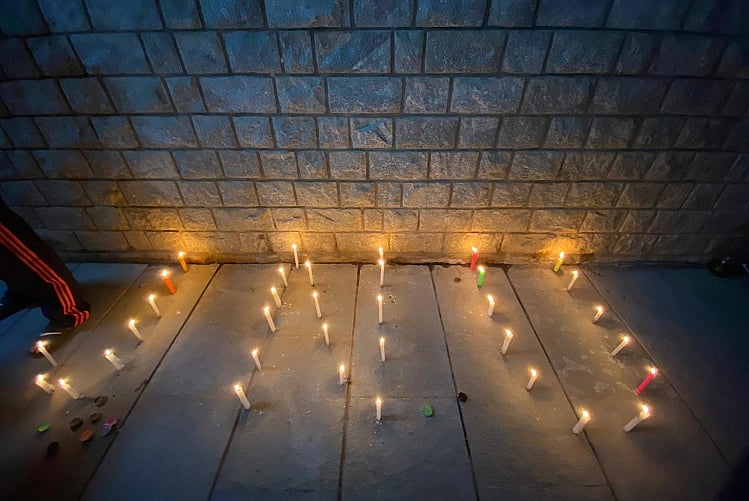 Spontaneous candlelight vigils in B’luru against JNU violence, fresh