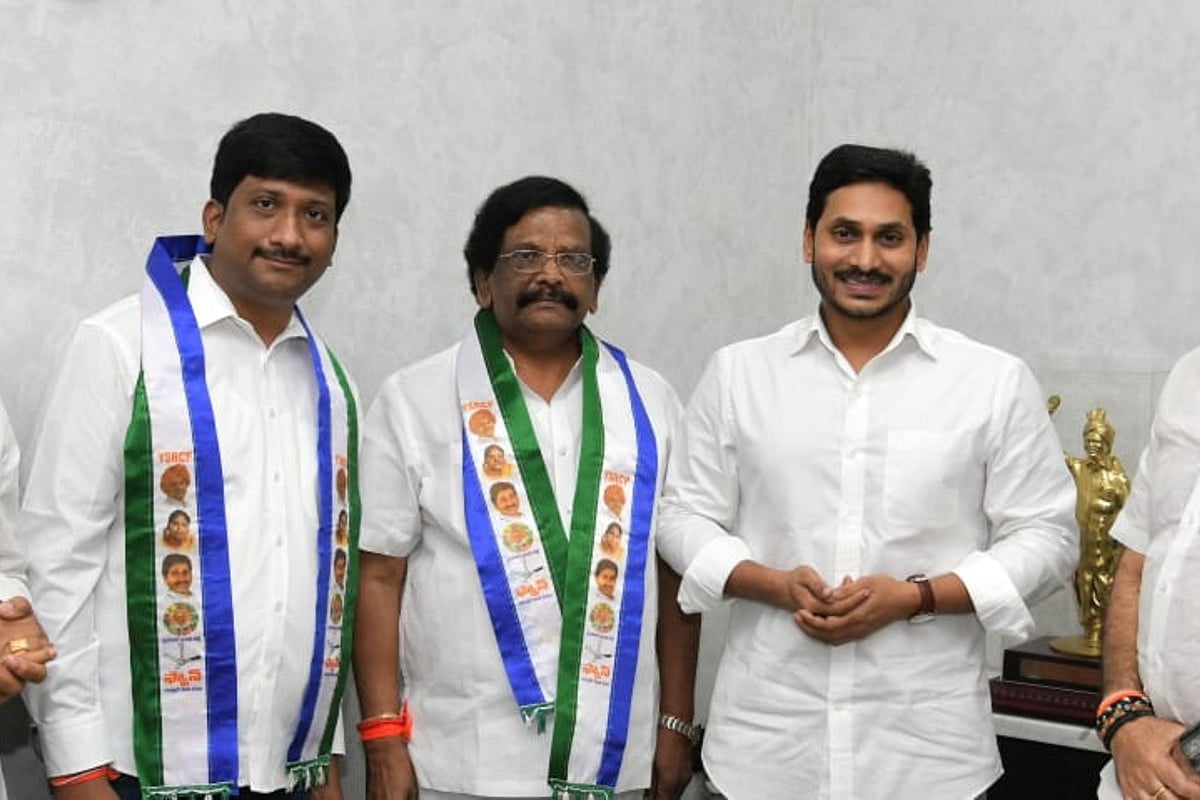 Former TDP Minister Sidda Raghava Rao joins YSRCP