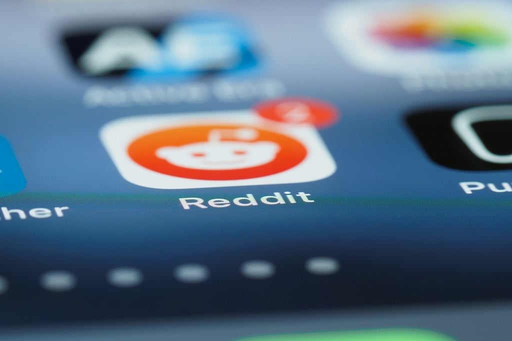 Reddit testing ‘Official’ label for profiles