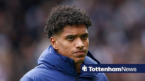 Souza in Tottenham training gear ahead of a match