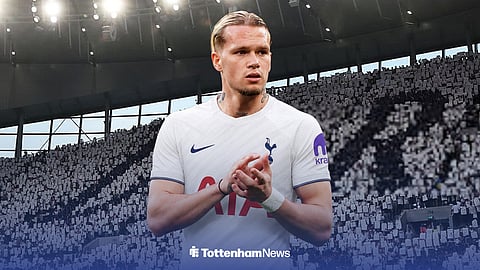 Mykhailo Mudryk playing for Tottenham