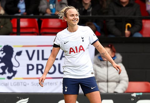 Thomas signed a new contract at Spurs