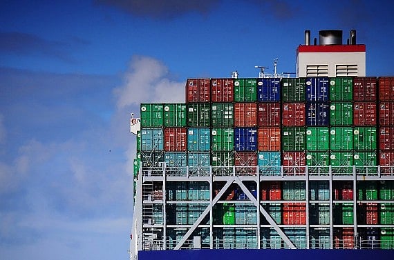 Rotterdam Port Operations Halted After Container Collapse on LNG Vessel