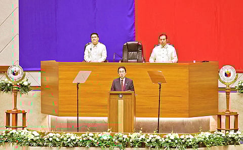 Japanese Prime Minister Fumio Kishida addresses the Special Joint Session of the Philippine Congress (looking on are Senate President
Miguel Zubiri and House Speaker Martin Romualdez).