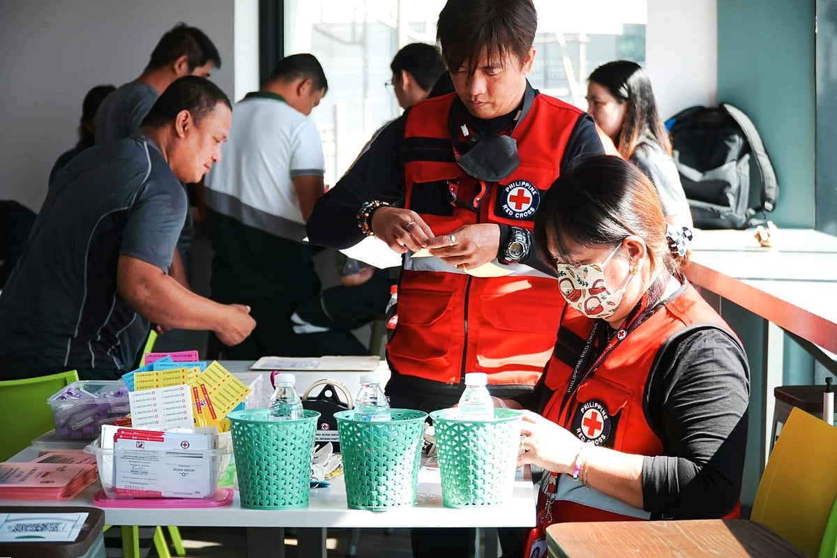 GNPD volunteers donate blood to dialysis patients in Bataan - Vimarsana News