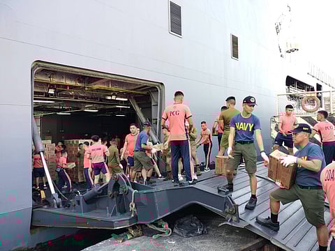 Wescom sends navy vessel to aid Davao flood victims