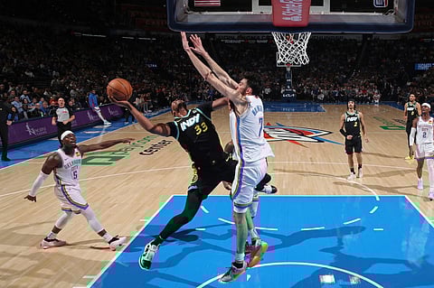 PACERS PINATAHIMIK ANG THUNDER