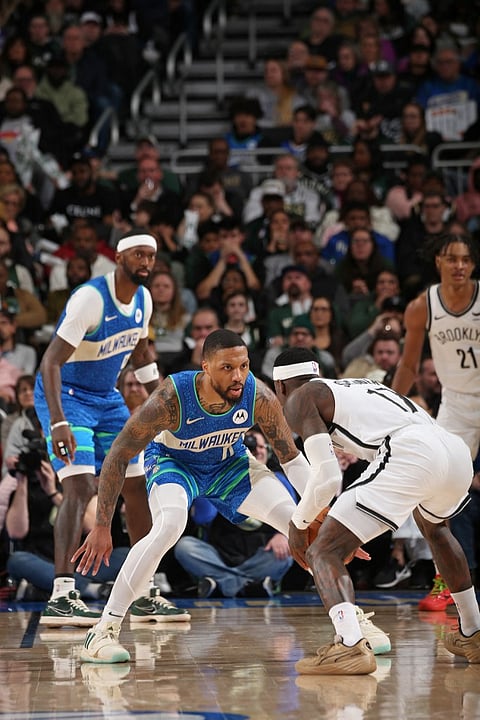 BUCKS SINALANTA ANG NETS