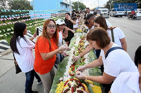 Calumpit Longganisa Festival feat. 500m logganisa boodle fight